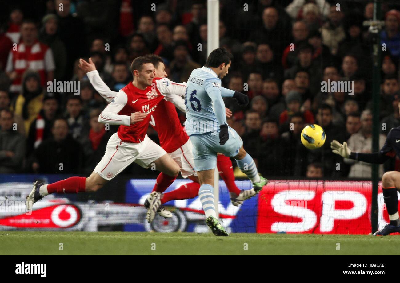 SERGIO AGUERO MISSES DÉBUT ATT MANCHESTER CITY V ARSENAL FC STADE ETIHAD Manchester en Angleterre 18 Décembre 2011 Banque D'Images