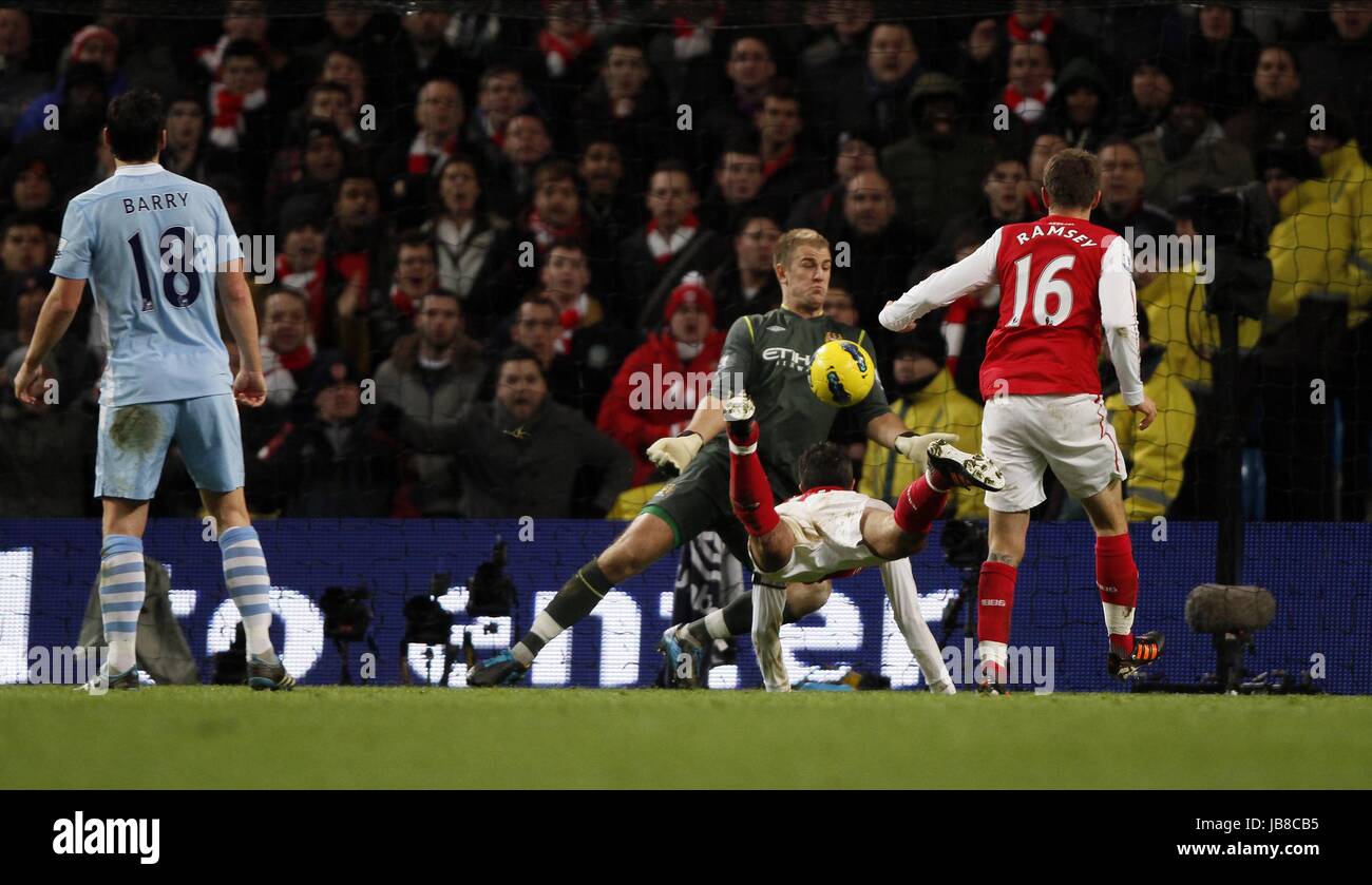 JOE HART FAIT UN POINT BLANK S MANCHESTER CITY V ARSENAL FC STADE ETIHAD Manchester en Angleterre 18 Décembre 2011 Banque D'Images