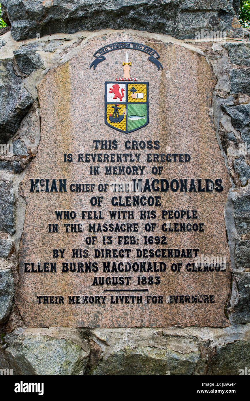 Ce monument commémore le massacre du clan MacDonald de Glencoe en 1692, Glen Coe, Lochaber, Highlands, Scotland, UK Banque D'Images