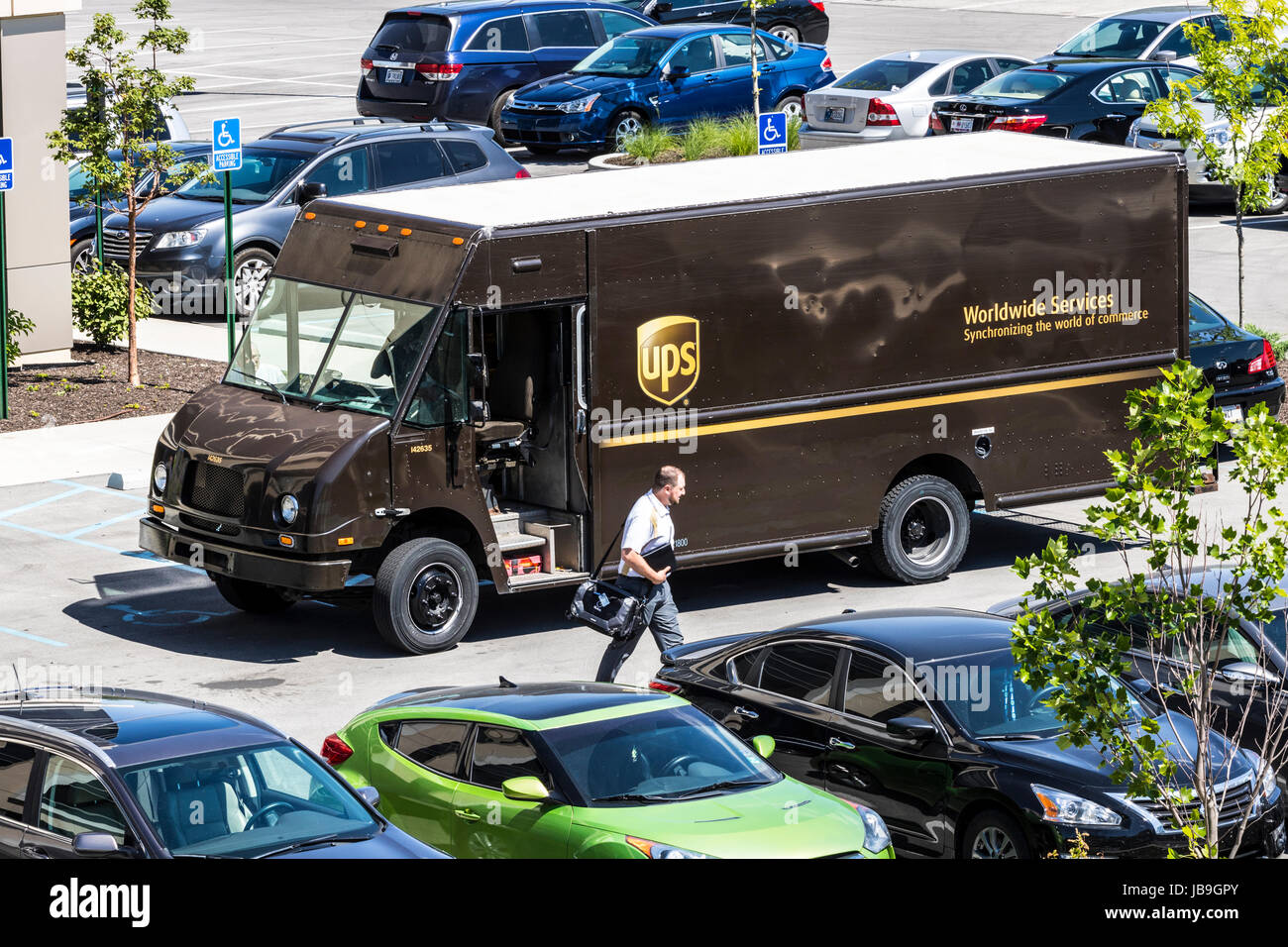 Indianapolis - Circa Juin 2017 : United Parcel Service Camion de livraison. UPS est la plus importante entreprise de livraison de colis V Banque D'Images