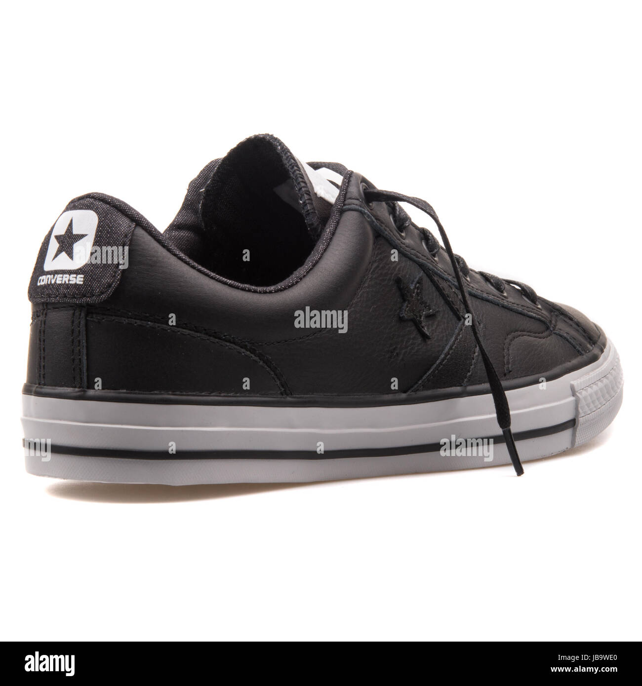 Abierto Dispuesto pronunciación Converse Chuck Taylor All Star OX Chaussures unisexe en cuir noir - 149765C  Photo Stock - Alamy