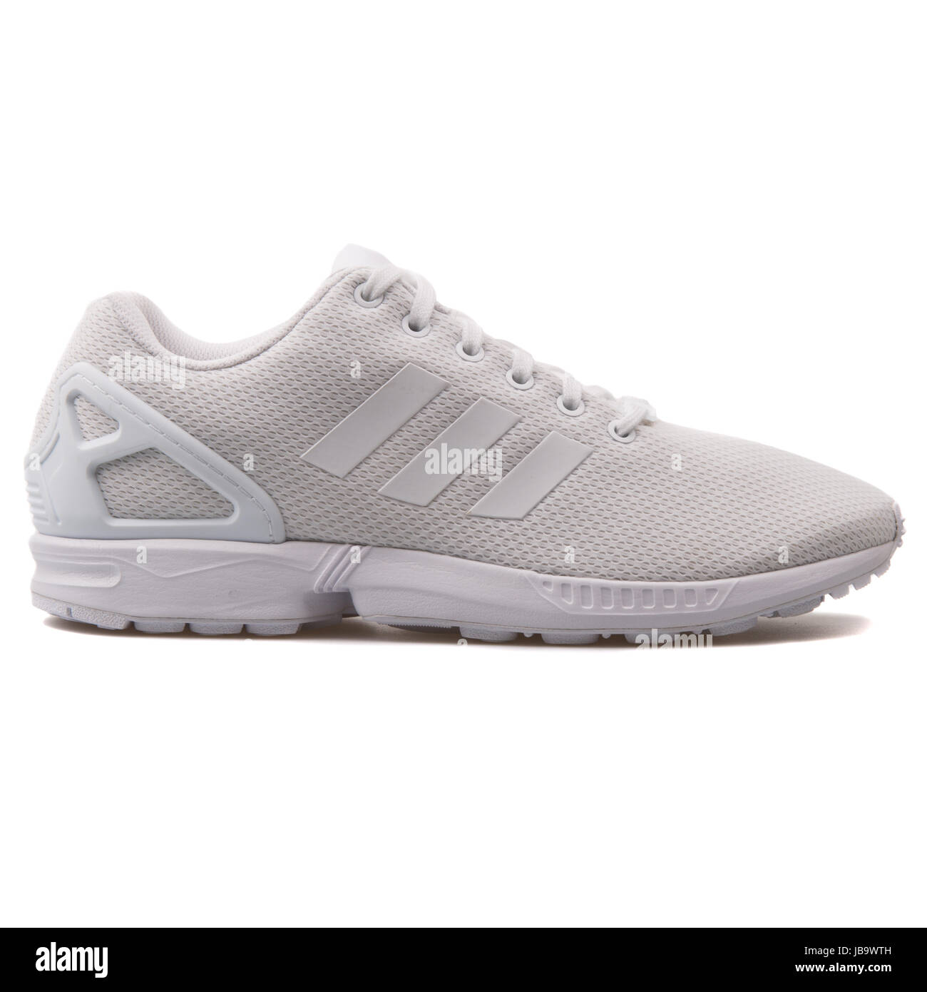 Flux Adidas ZX White Mesh Men's chaussures running - AF6403 Banque D'Images