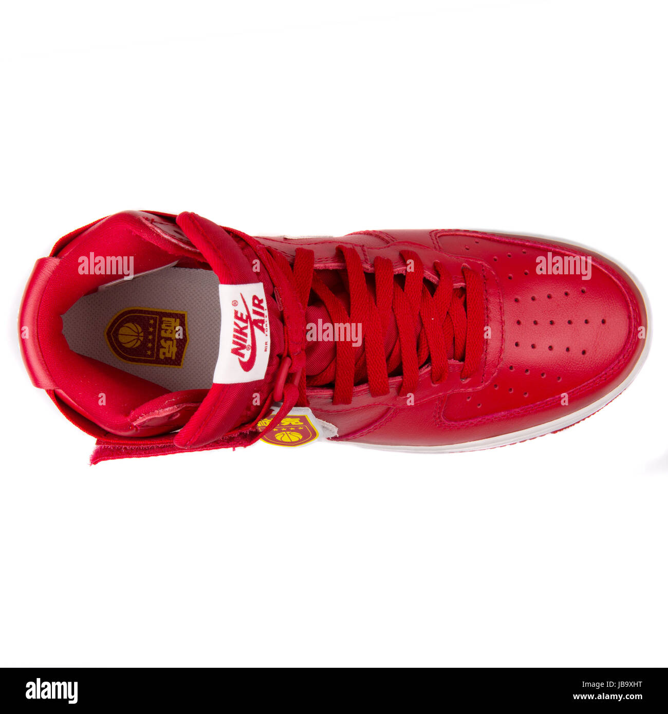 Nike Air Force 1 Hi QS Retro Sport Rouge et Blanc sommet Chine Retro homme  exclusif Chaussures de basket-ball - 743546-600 Photo Stock - Alamy
