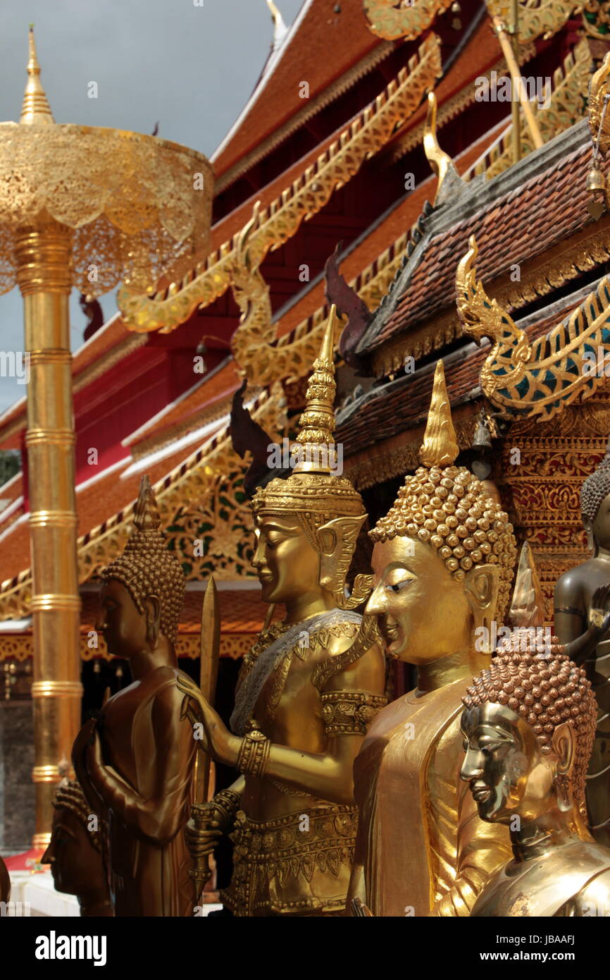 Die Architektur des Wat Phra That Doi Suthep à Chiang Mai Tempel im Norden von Thaïlande. Banque D'Images