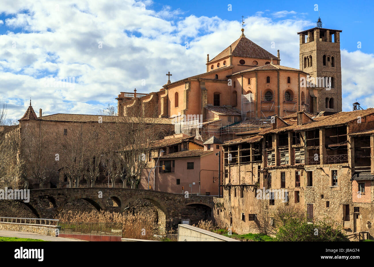 Vic, vue sur le pont romain et la cathédrale, Espagne Banque D'Images