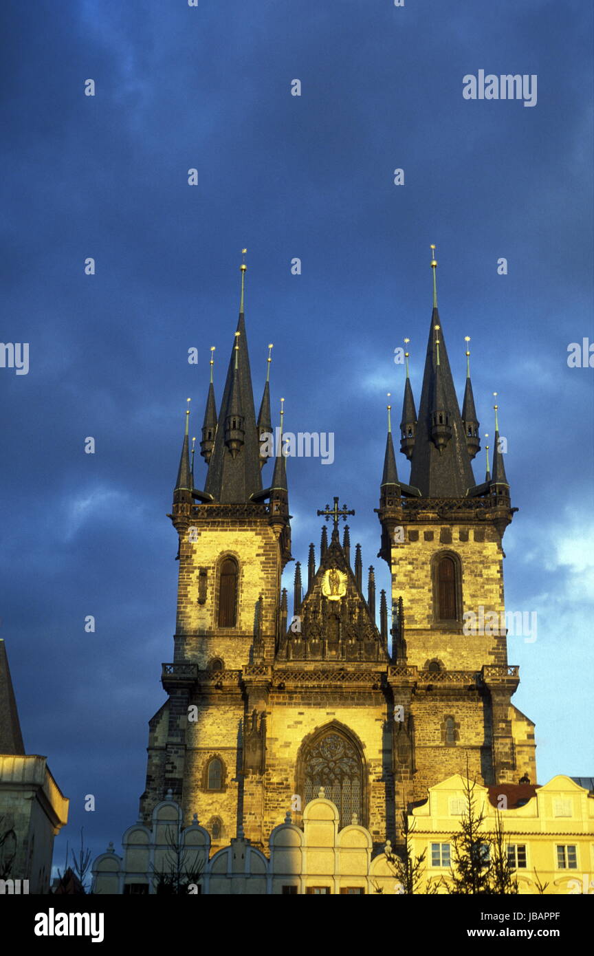 Tyn Die Kirche in Old Town Square in der Altstadt von Prag der Hauptstadt der Tschechischen Republik. Banque D'Images