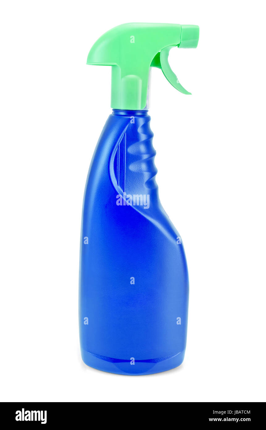 La bouteille bleue avec un détergent ou produit de nettoyage et de sprays avec couvercle vert isolé sur fond blanc Banque D'Images