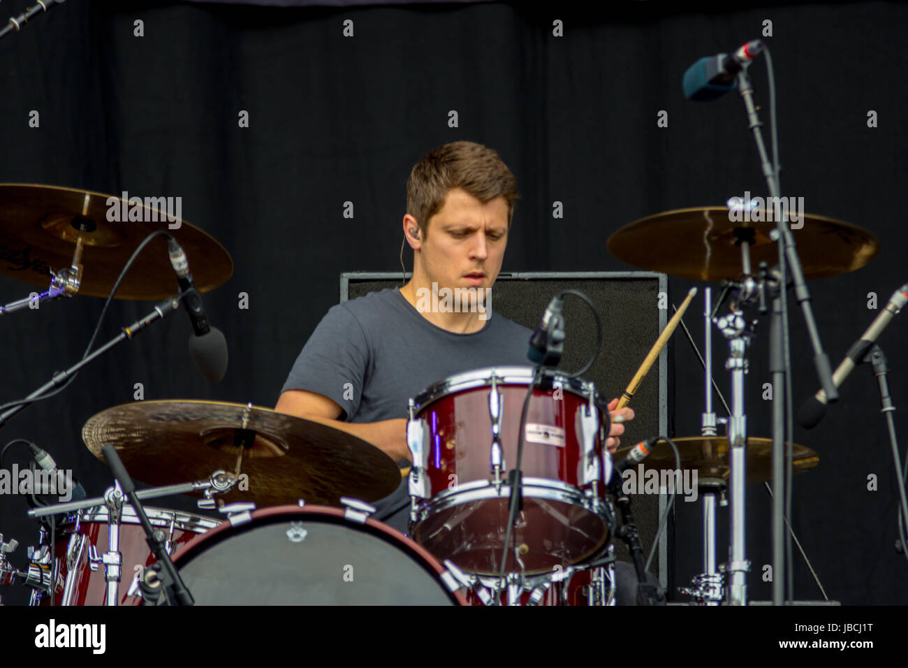 L'île de Wight, Royaume-Uni. 10 Juin, 2017. Club des lecteurs lents la scène principale au jour 3 de de l'Isle of Wight Festival 2017 Credit : James Houlbrook/Alamy Live News Banque D'Images