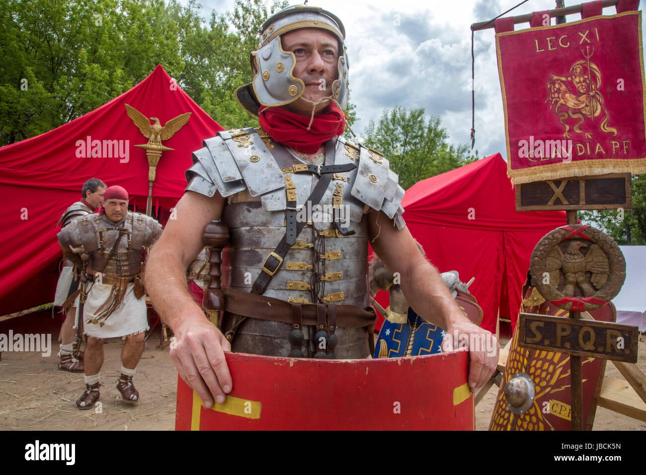 Moscou, Russie. 10 Juin, 2017. Les participants à une reconstitution historique à l'ancienne Rome et ses voisins" lieu dans le cadre d'un festival de reconstitutions historiques intitulé 'Times et les époques. The Gathering' à Moscou, Kolomenskoïe et musée historique de la réserve naturelle. Crédit : Nikolay Vinokourov/Alamy Live News Banque D'Images