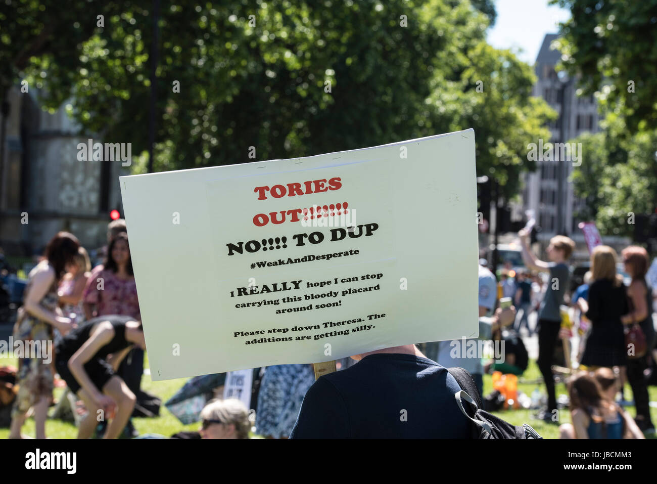 Londres, Royaume-Uni, 10 juin 2017 manifestants à l'a peut-être d'aller et de protestation, Place du Parlement, Westminster. Crédit : Ian Davidson/Alamy Live News Banque D'Images