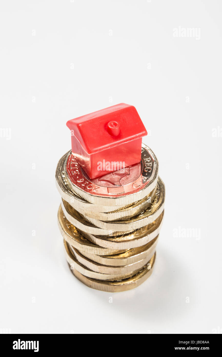 New UK British Pound coins avec des maisons et hôtels de monopole Banque D'Images