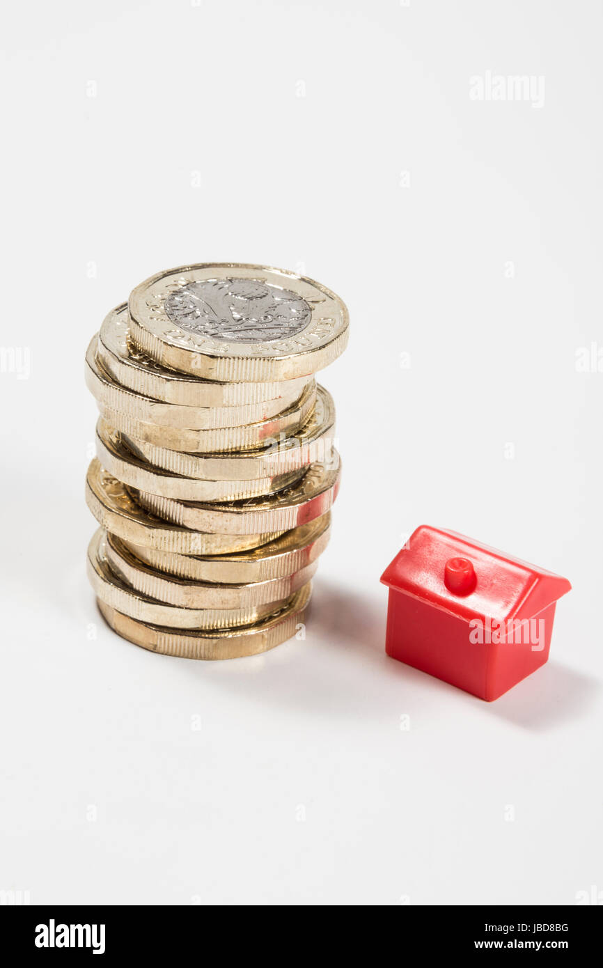 New UK British Pound coins avec des maisons et hôtels de monopole Banque D'Images