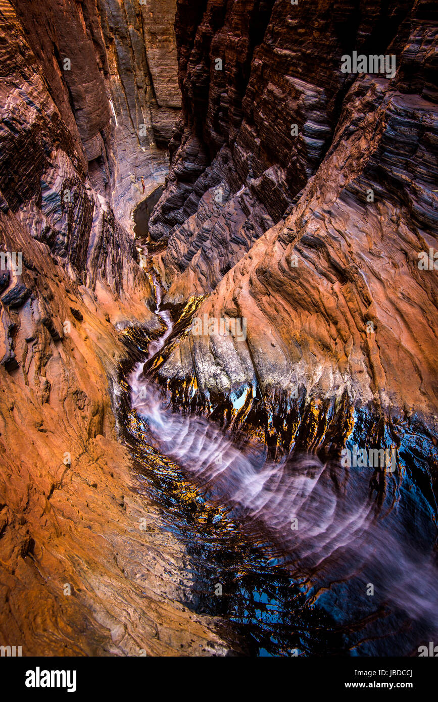 Slot Canyon au parc national de Karijini, Pilbara, Australie occidentale Banque D'Images