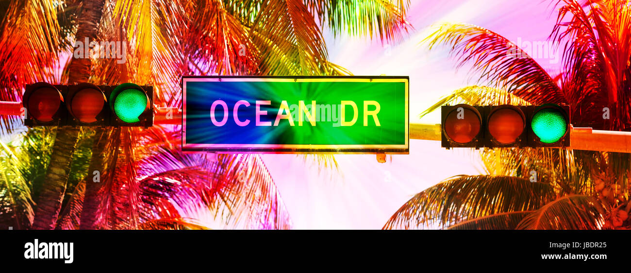 Signe d'Ocean Drive et de feux de circulation, Miami, USA Banque D'Images