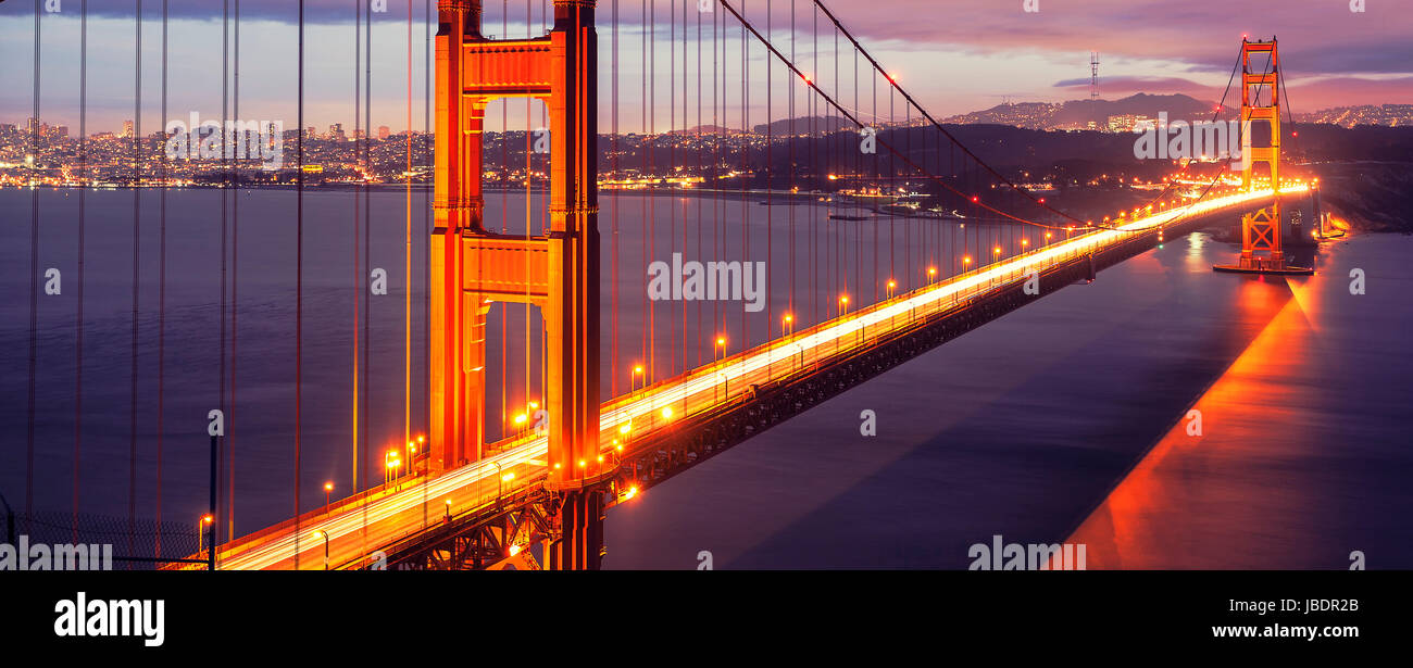 Le Golden Gate Bridge de nuit, San Francisco, USA. Banque D'Images