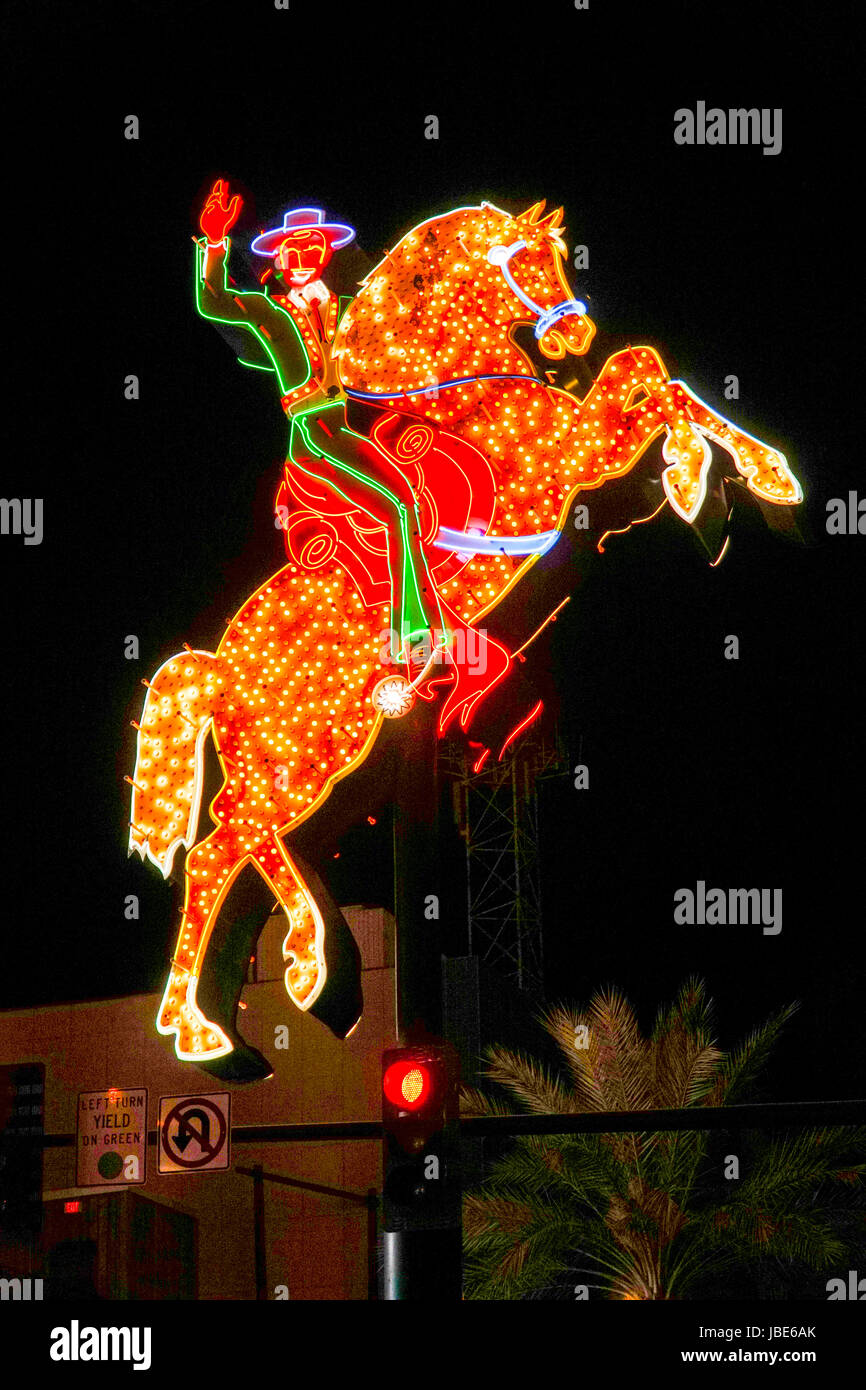 Célèbre Cowboy sur le cheval au centre-ville de Las Vegas - LAS VEGAS - NEVADA Banque D'Images