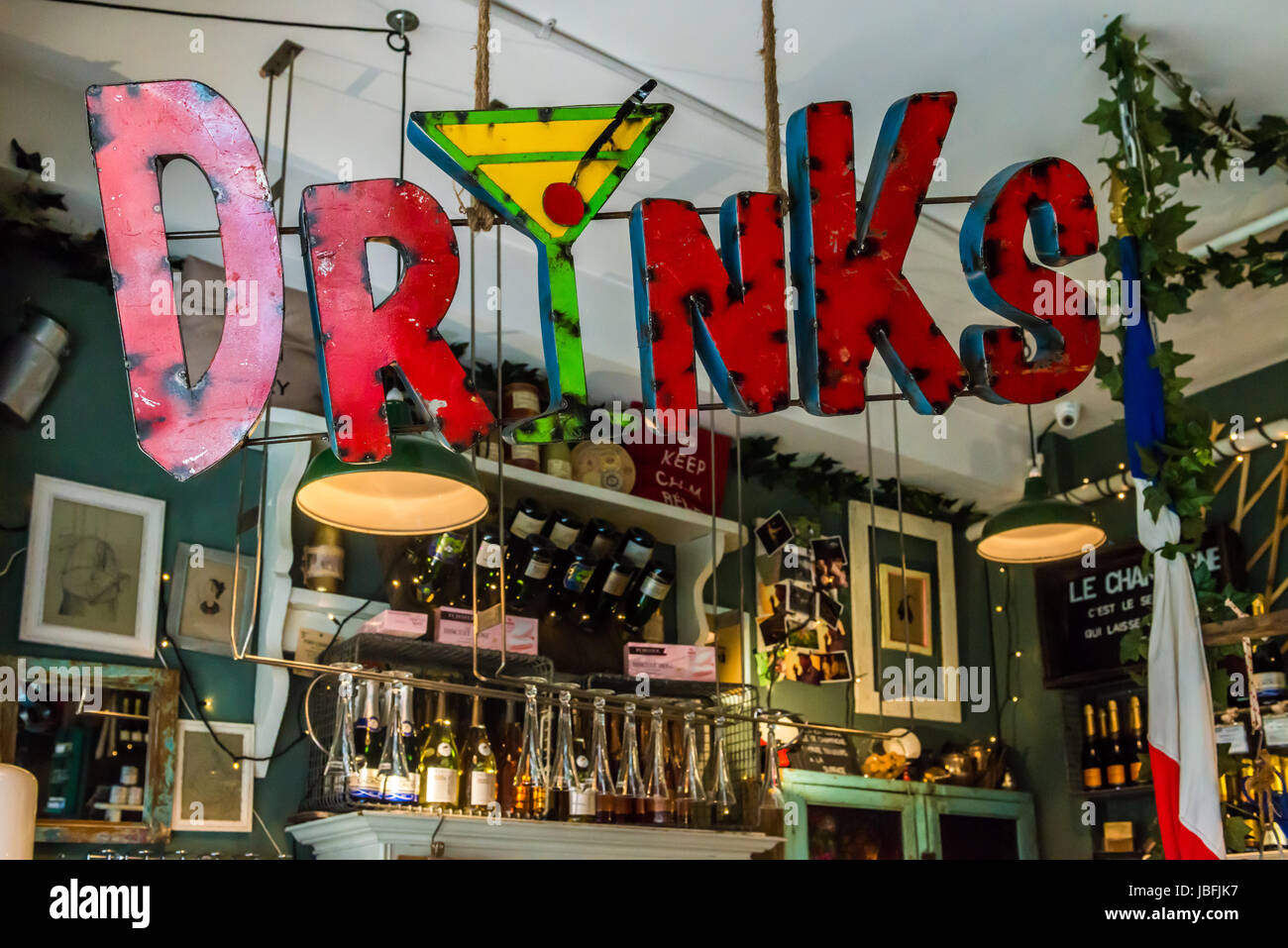 Londres, Royaume-Uni - 10 juin 2017 : Brixton Brixton Road Station Village et marché. Marché coloré et communauté multiculturelle événementielle des trad Banque D'Images