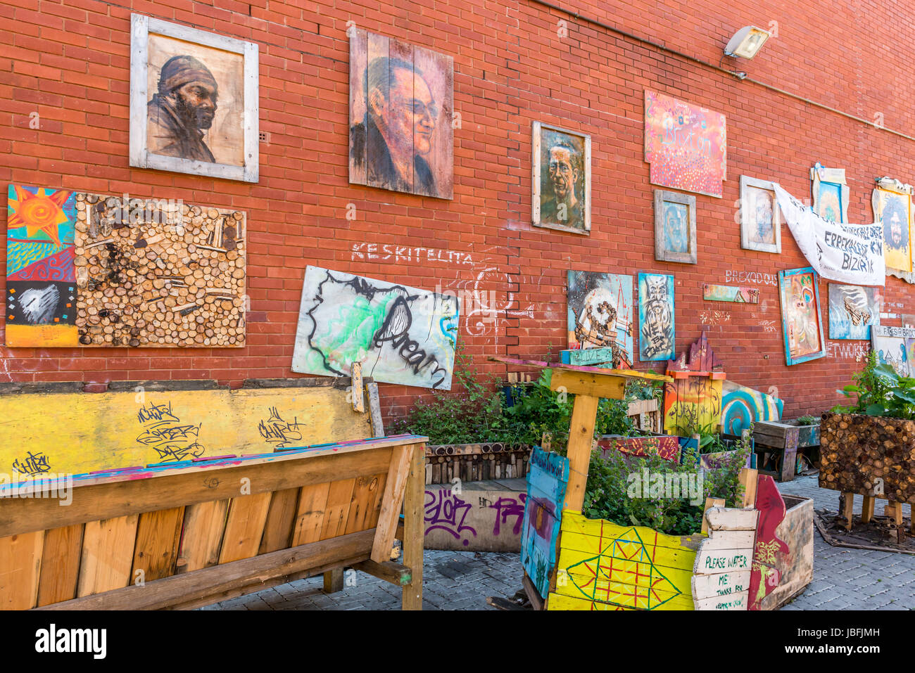 Londres, Royaume-Uni - 10 juin 2017 : Brixton Brixton Road Station Village et marché. Marché coloré et communauté multiculturelle événementielle des trad Banque D'Images