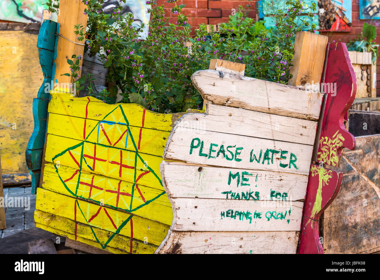 Londres, Royaume-Uni - 10 juin 2017 : Brixton Brixton Road Station Village et marché. Marché coloré et communauté multiculturelle événementielle des trad Banque D'Images