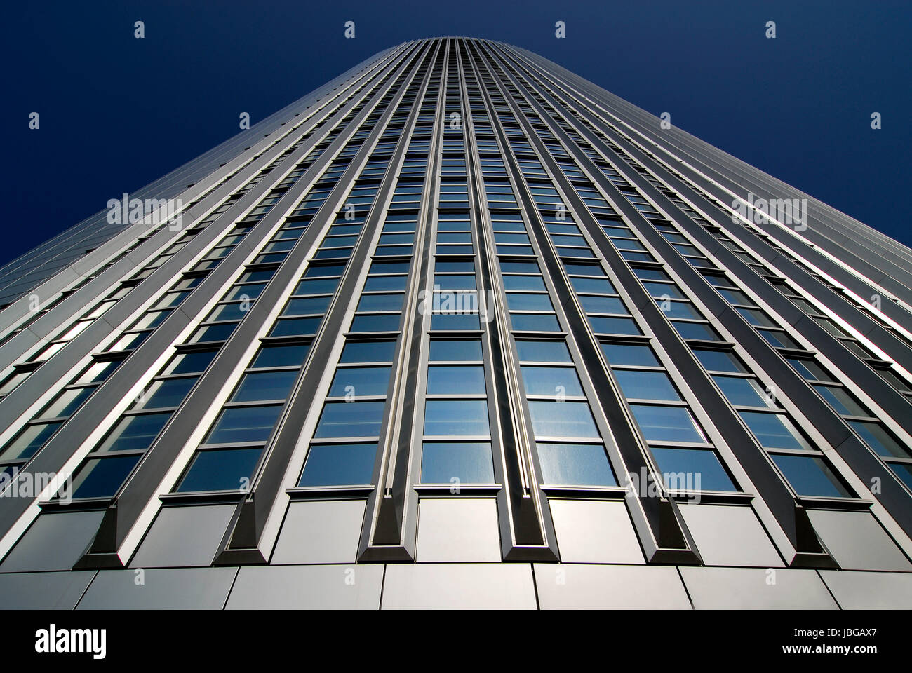 Façade d'un gratte-ciel Banque D'Images