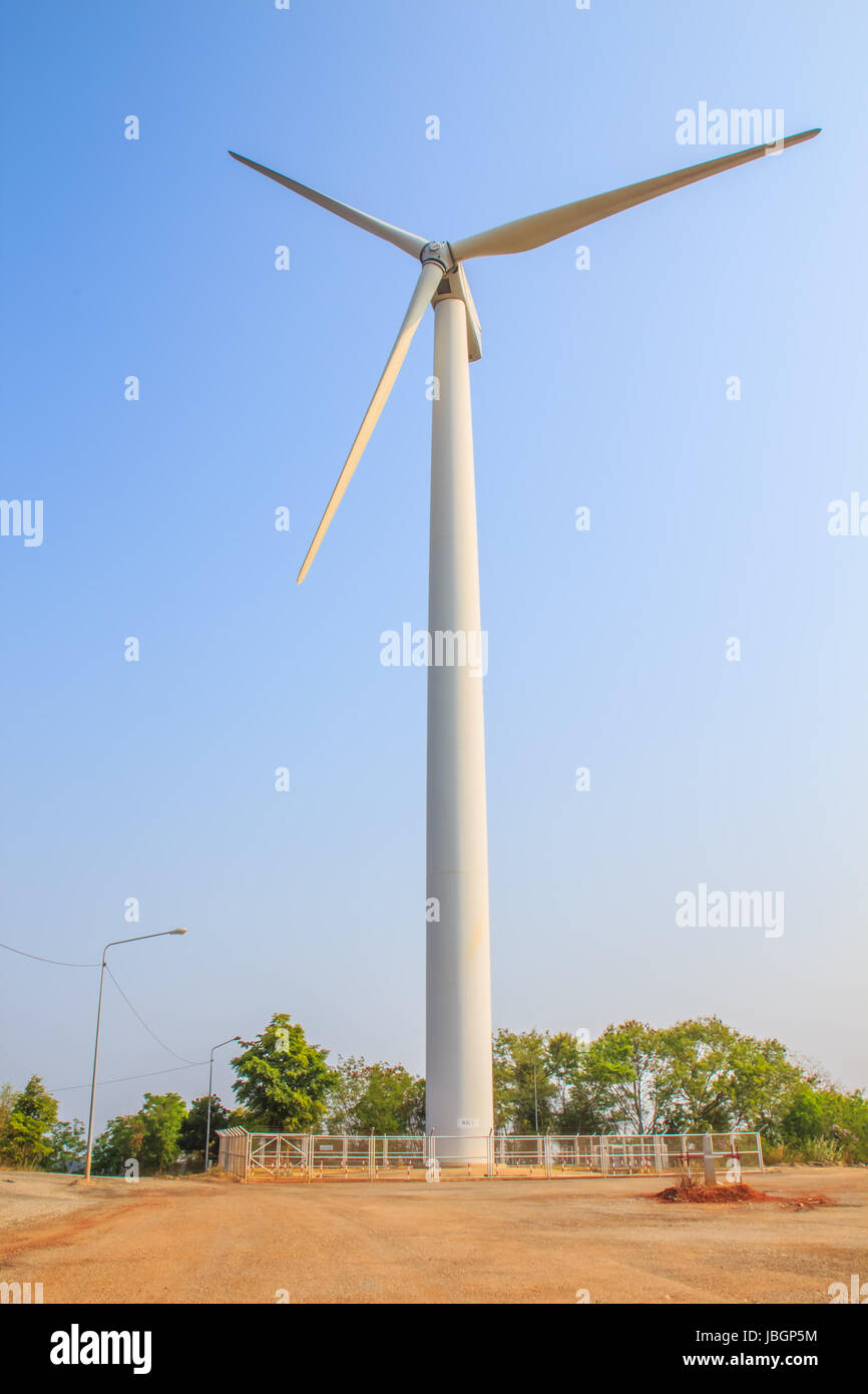 Les éoliennes sont construites pour produire de l'électricité à partir de l'énergie éolienne. Banque D'Images