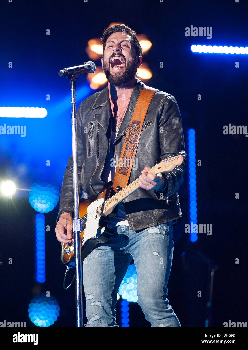 Nashville, Tennessee, USA. 10 Juin, 2017. Musicien MATTHEW RAMSEY de l'Old Dominion bande effectue chez Nissan Stadium dans le cadre du CMA 2017 Music Festival qui a lieu au centre-ville de Nashville. Les quatre jours du festival de musique country attirera des milliers de fans du monde entier pour voir une variété de l'artiste sur plusieurs étapes. Copyright 2017 Jason Moore. Crédit : Jason Moore/ZUMA/Alamy Fil Live News Banque D'Images