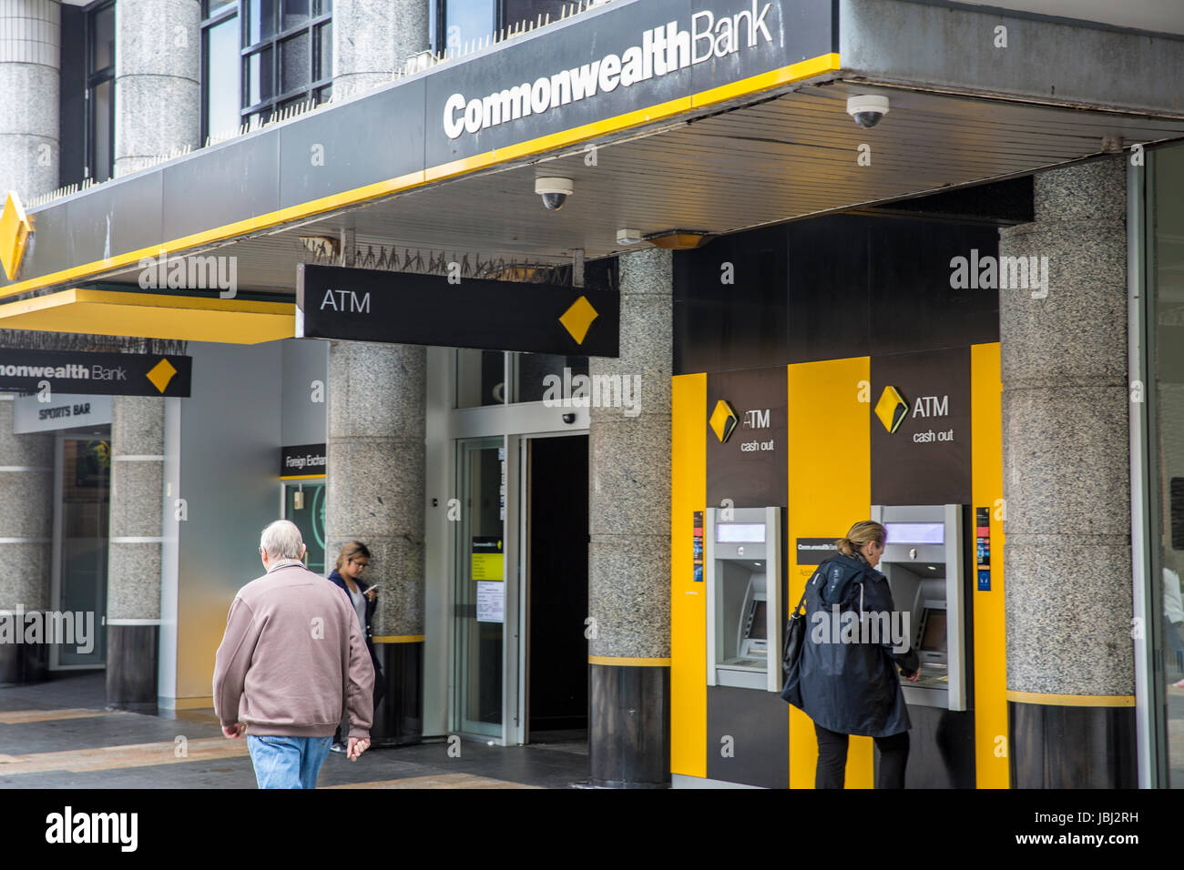 Succursale de la Banque du Commonwealth à Manly Beach Sydney, avec distributeur de billets ATM Banque D'Images