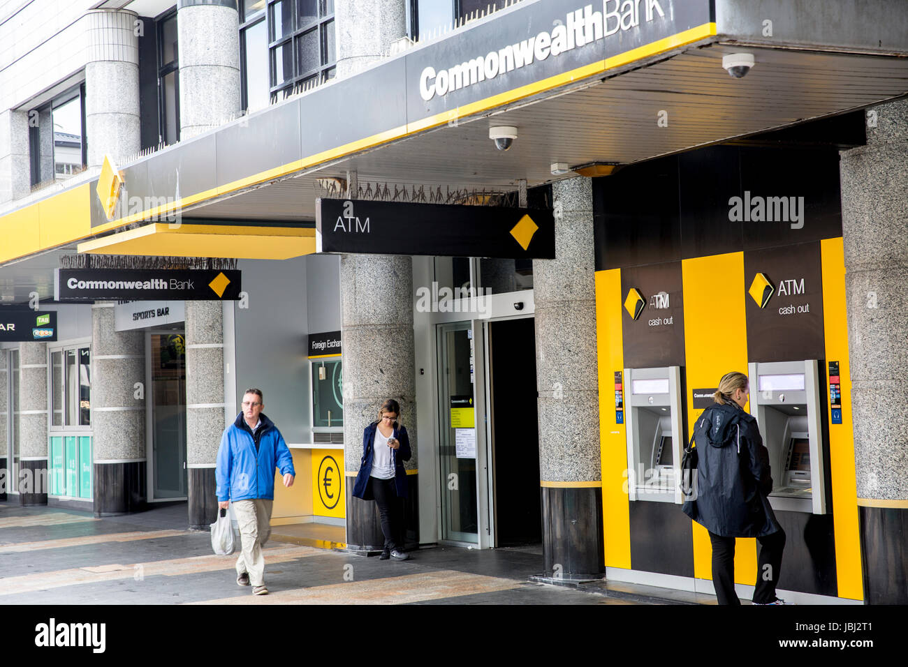 Succursale de la Banque du Commonwealth à Manly Beach Sydney, avec distributeur de billets ATM Banque D'Images