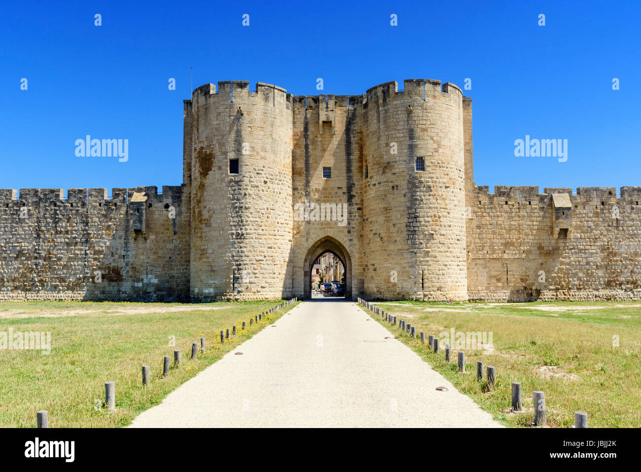 Porte des Moulins, l'un de l'ancienne ville médiévale de portes d'Aigues Mortes, Gard, Occitanie, France Banque D'Images