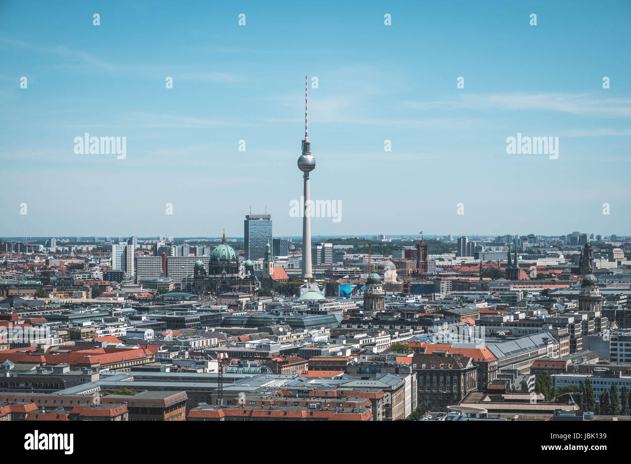 Berlin, Allemagne - le 9 juin 2017 : toits de Berlin city tour de télévision avec un jour d'été à Berlin, Allemagne Banque D'Images