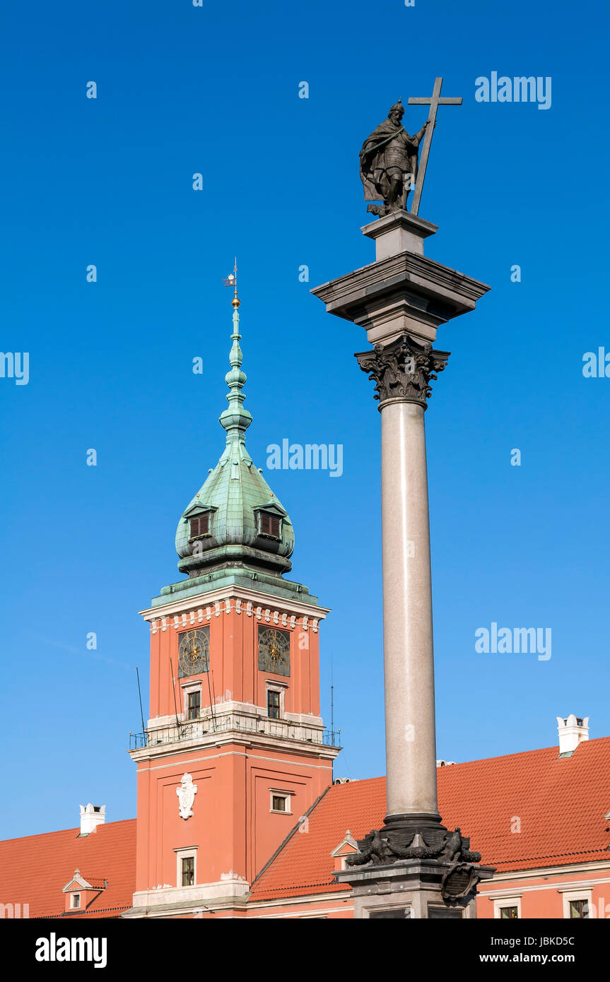 Château Royal et statue de Zygmunt III Vasa en haut de la colonne de Zygmunt à Varsovie, Pologne. Banque D'Images