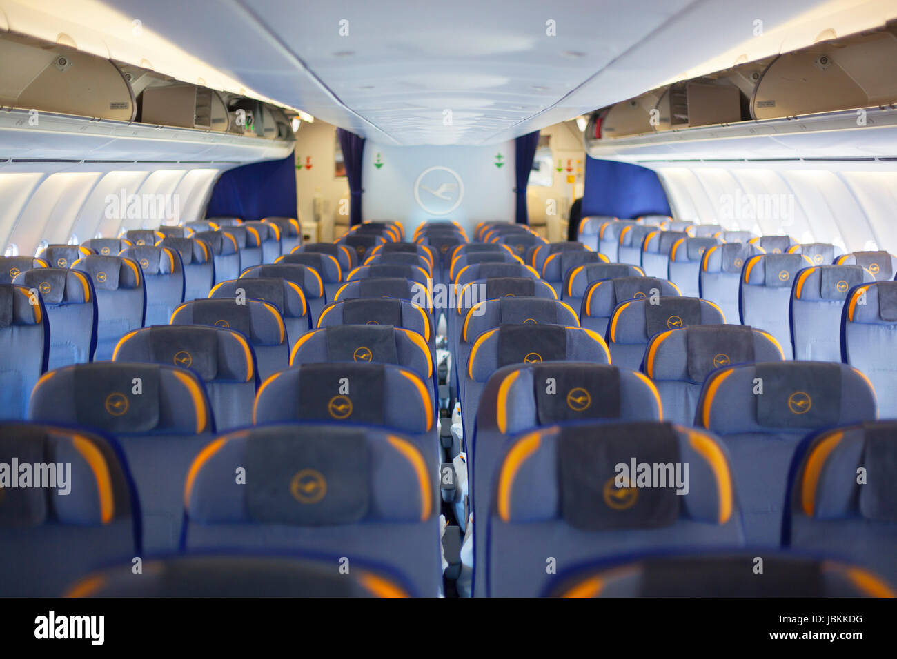 Intérieur d'un avion de Lufthansa Photo Stock - Alamy