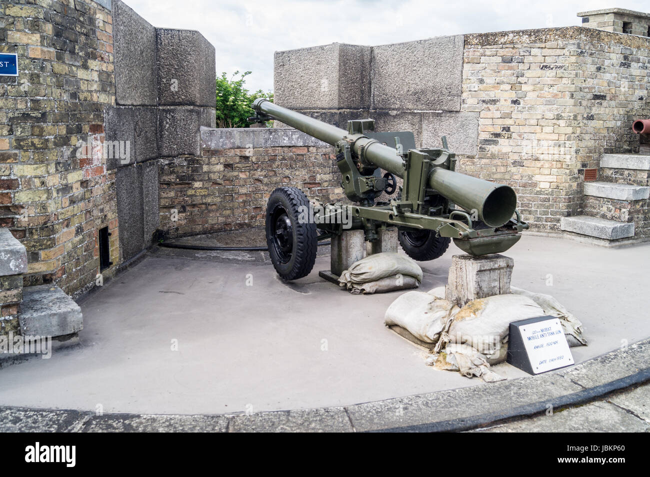 120mm canon anti-char de MOBAT, seconde guerre mondiale, Harwich Redoubt, construit 1808-1811, Harwich, Essex, Angleterre Banque D'Images