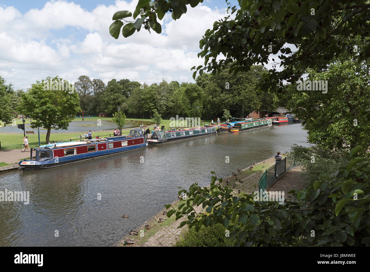 Newbury Berkshire UK 11 juin 2017 Bourse de bateaux plaisanciers Christian espère que sur un week-end misson le long du canal de Kennet et Avon à Newbury dans Berks Banque D'Images