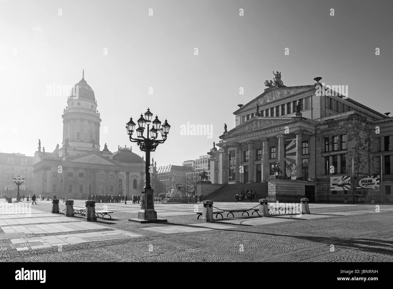 BERLIN, ALLEMAGNE - 14 février, 2017 : La Konzerthaus bâtiment et le mémorial de Friedrich Schiller et dom allemand sur la place Gendarmenmarkt. Banque D'Images