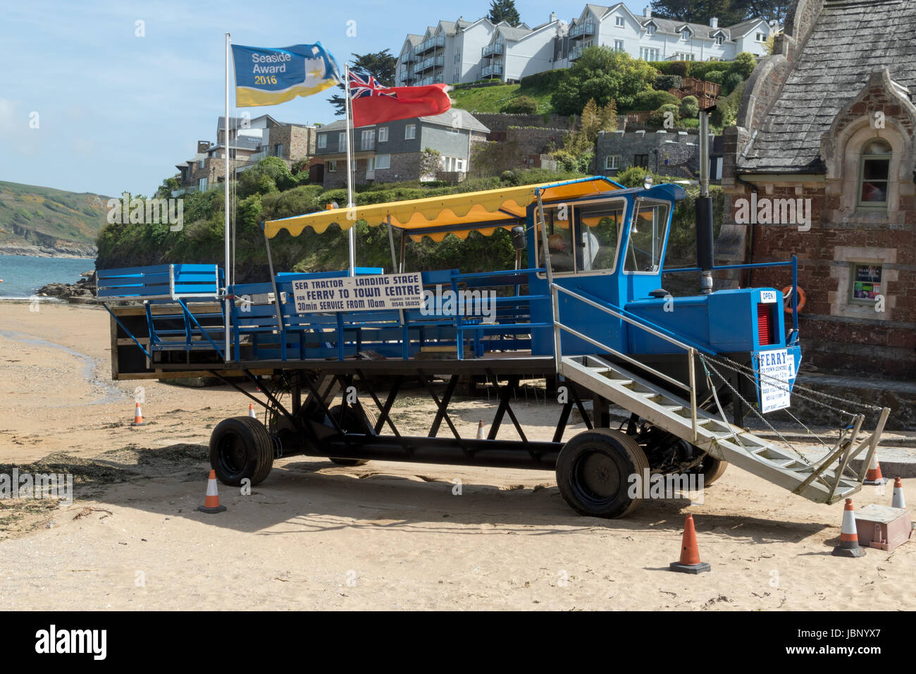 Le tracteur à la mer plage de sable du sud dans le sud du Devon Banque D'Images