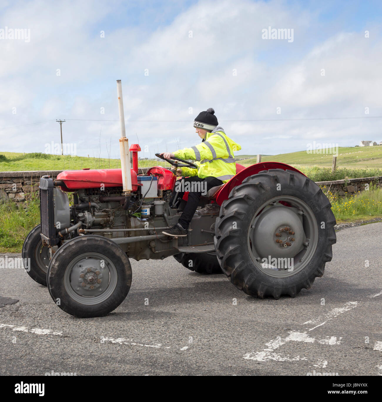 Le tracteur à Ness Isle Of Lewis Western Isles Hébrides extérieures en Écosse United Kingdom Banque D'Images