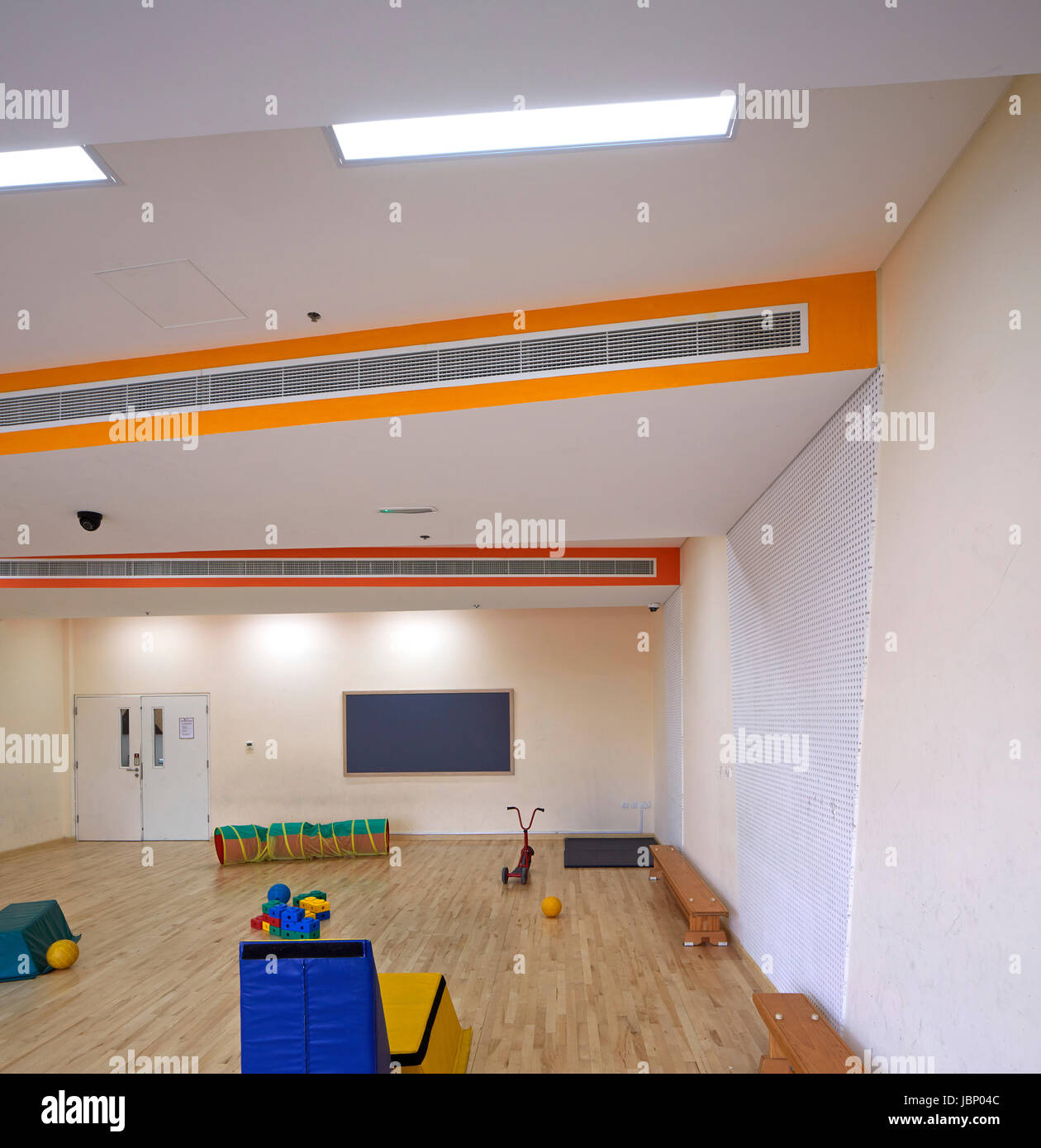 Vue intérieure , enfants de classe. Victory Heights l'école primaire, Dubaï, Emirats Arabes Unis. Architecte : R +D Studio , 2016. Banque D'Images