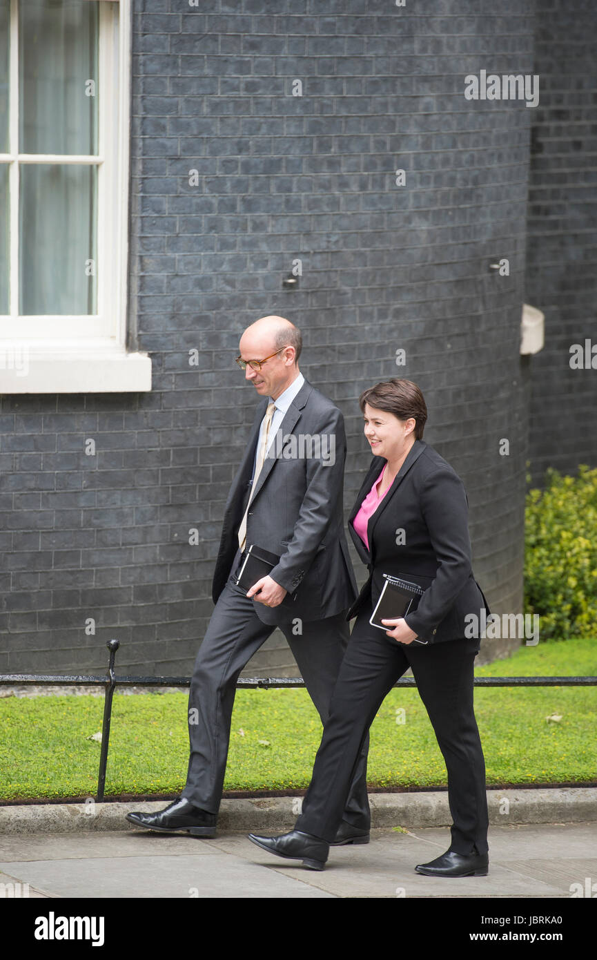 Downing Street, London, UK. 12 Juin, 2017. Le chef conservateur écossais Ruth Davidson arrive à Downing Street avant la première réunion du cabinet du nouveau gouvernement conservateur de PM Theresa peut depuis l'élection générale. Credit : Malcolm Park/Alamy live News. Banque D'Images