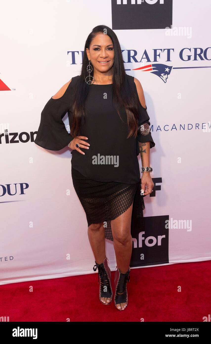 New York, NY, USA. 12 Juin, 2017. Sheila E. devant le hall des arrivées pour Apollo Theatre 12e édition du Gala du printemps, l'Apollo Theatre, New York, NY 12 juin 2017. Crédit : Lev Radin/Everett Collection/Alamy Live News Banque D'Images