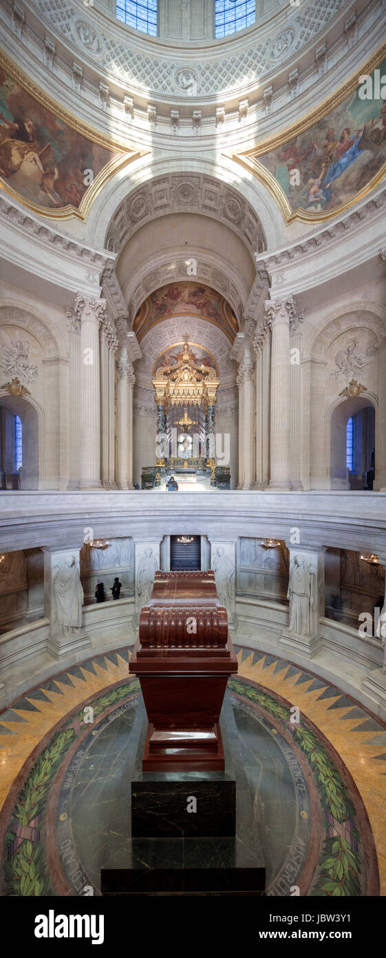 Le tombeau de Napoléon, Dôme des Invalides (à l'origine Chapelle royale), Paris, France Banque D'Images