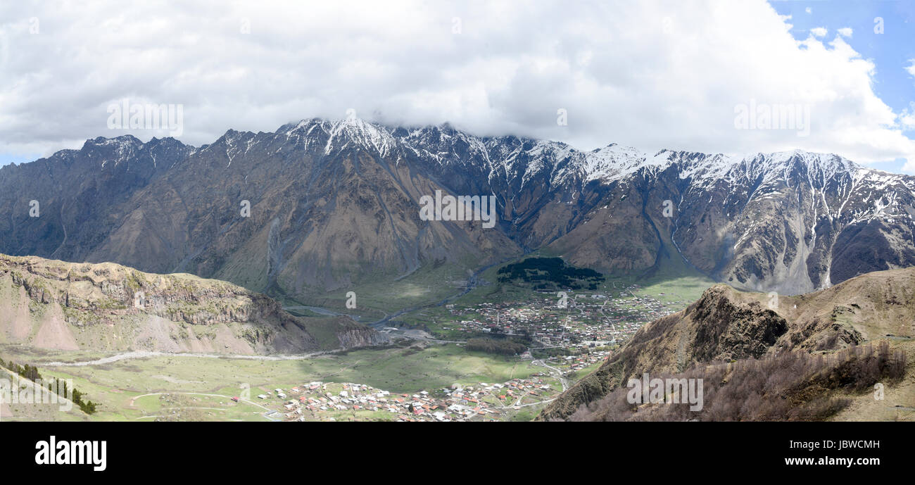 La route militaire le paysage vu de la Russie de l
