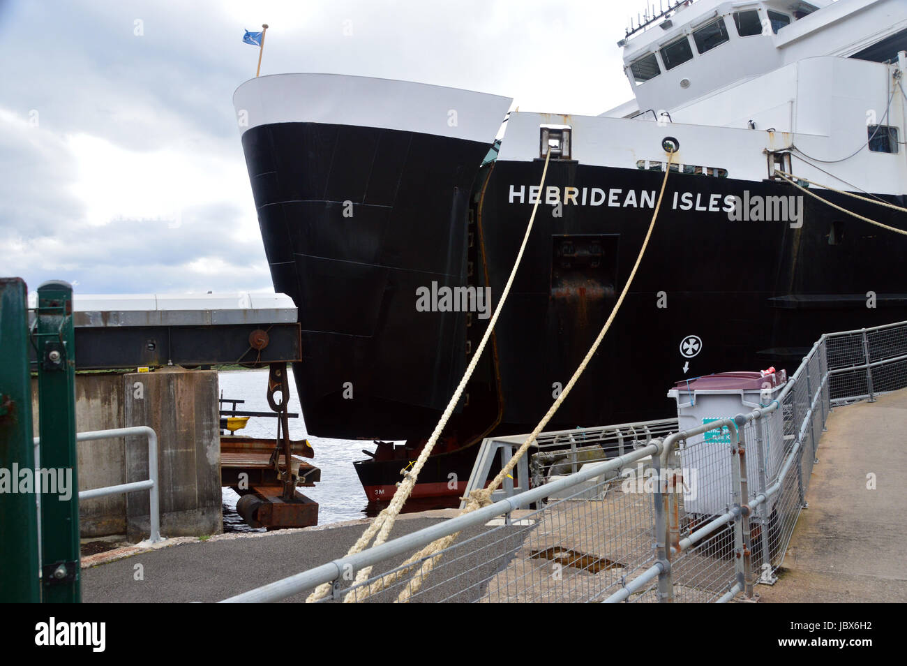 A Broken Bow le Caledonian MacBrayne porte sur les îles Hébrides Ferry Islay à Kennacraig, 02/06/17, les Highlands écossais, Ecosse, Royaume-Uni. Banque D'Images