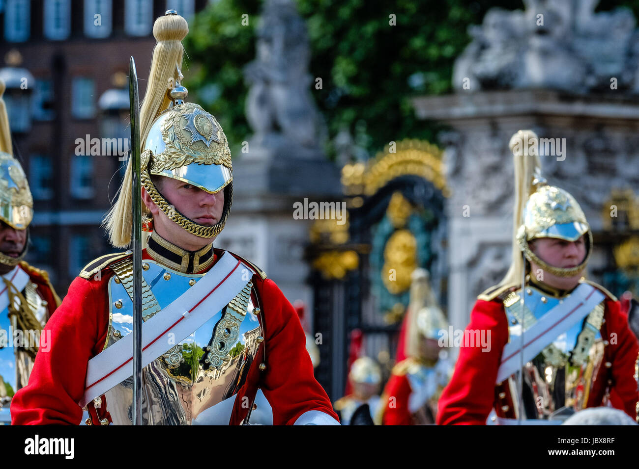 Les troupes mars mall à Horse Guards Parade pour le duc de Cambridge de prendre l'examen du Colonel au centre commercial / Le palais de Buckingham, London , UK - Samedi 10 juin 2017. L'examen du Colonel est la deuxième répétition pour la parade la parade de couleur qui a lieu le 17 juin. Banque D'Images