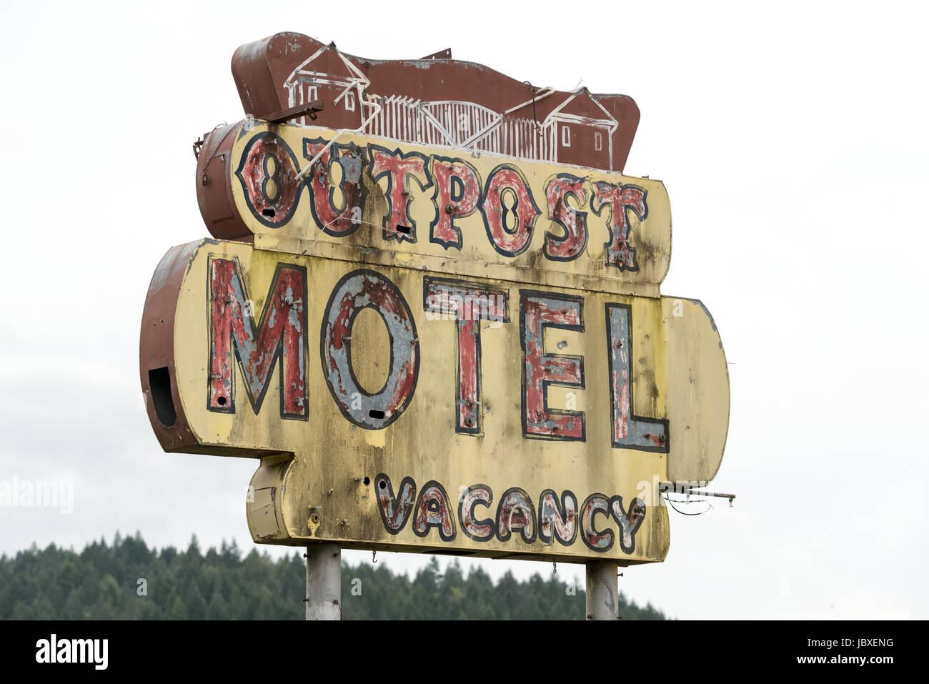 Vieux motel sign dans le comté de Mendocino, en Californie. Banque D'Images