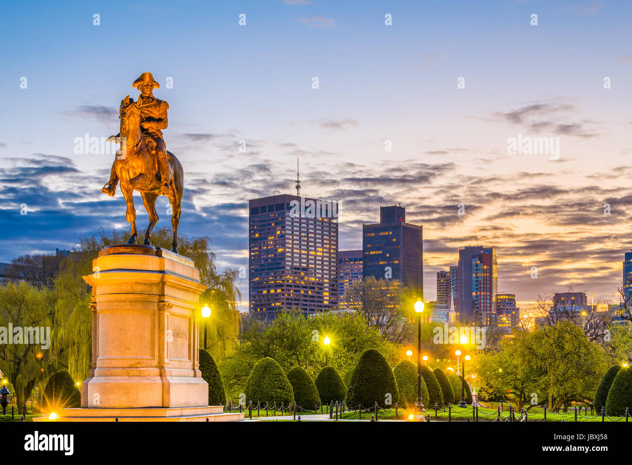 Boston, Massachusetts, USA skyline at le jardin public. Banque D'Images