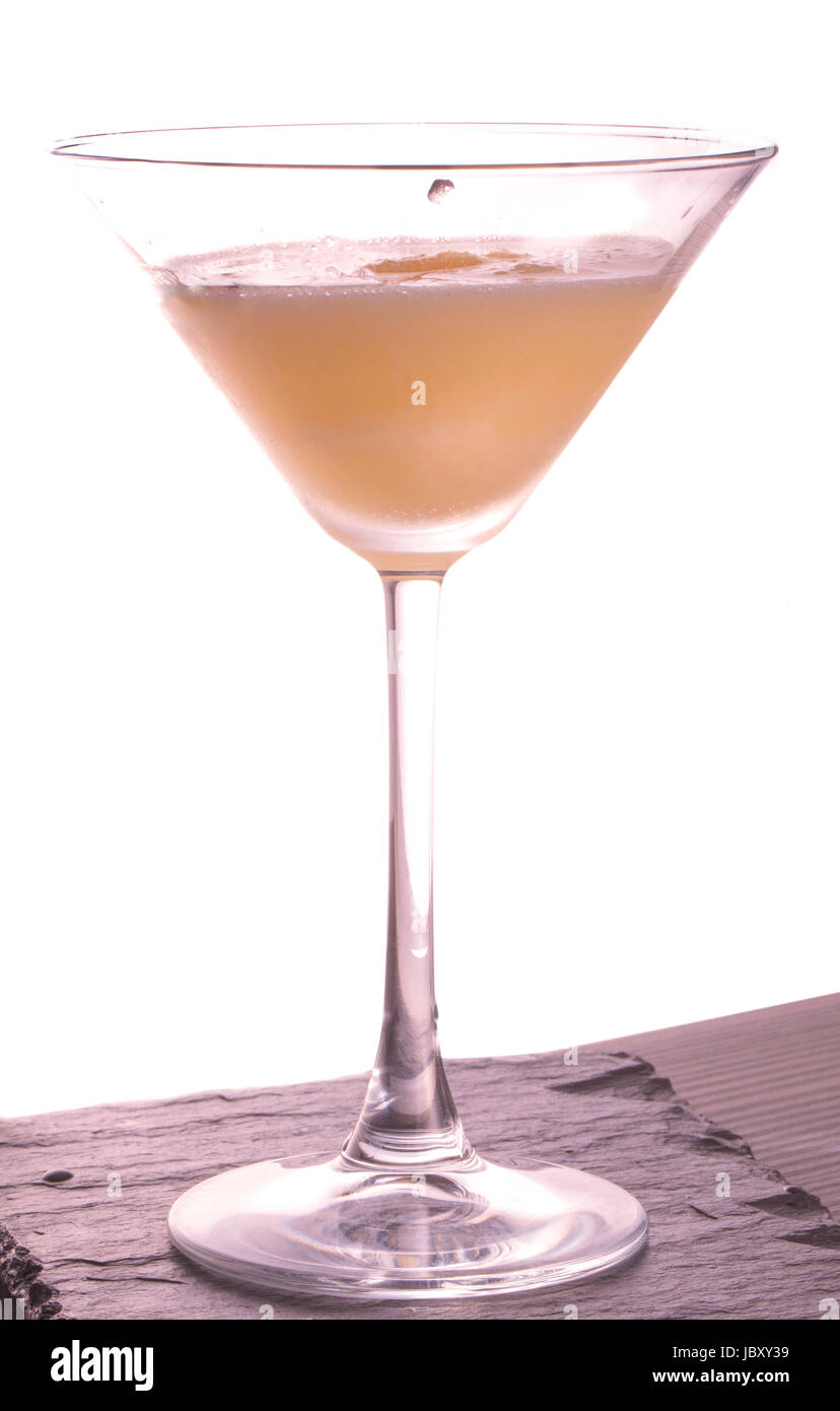 Sorbetto dans un cocktail verre isolé sur fond blanc Banque D'Images