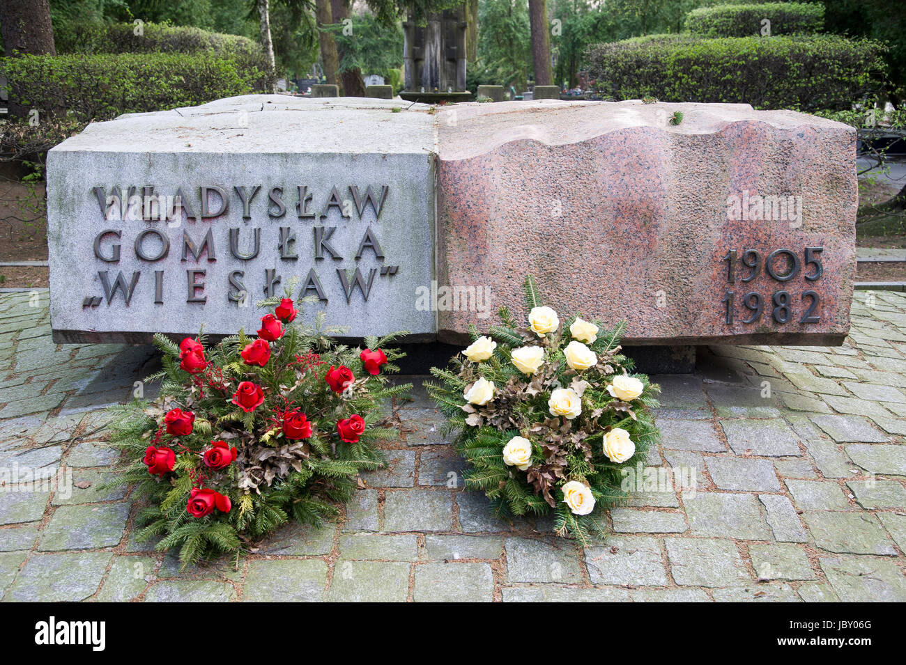 Tombe de Wladyslaw Gomulka, communiste polonais et chef de république populaire de Pologne. Cimetière militaire de Powazki (Powazkach Cmentarz Wojskowy na) en W Banque D'Images