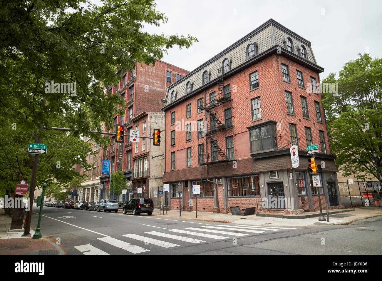 À la jonction du bâtiment 3e st au nord et arch street l'emplacement de la première assemblée générale de l'église presbytérienne dans la vieille ville de Philadelphie, USA Banque D'Images