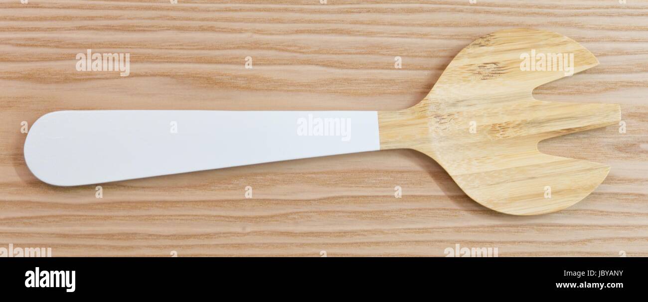 Ustensile de cuisine, fourchette en bois ustensile de cuisine pour mélanger  les ingrédients pour la cuisson ou la cuisson Photo Stock - Alamy